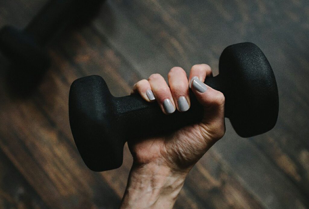 Meilleur guide d'achat d'haltères pour propriétaire de salle de sport en 2021 2 meilleur guide d'achat d'haltères haltère peint