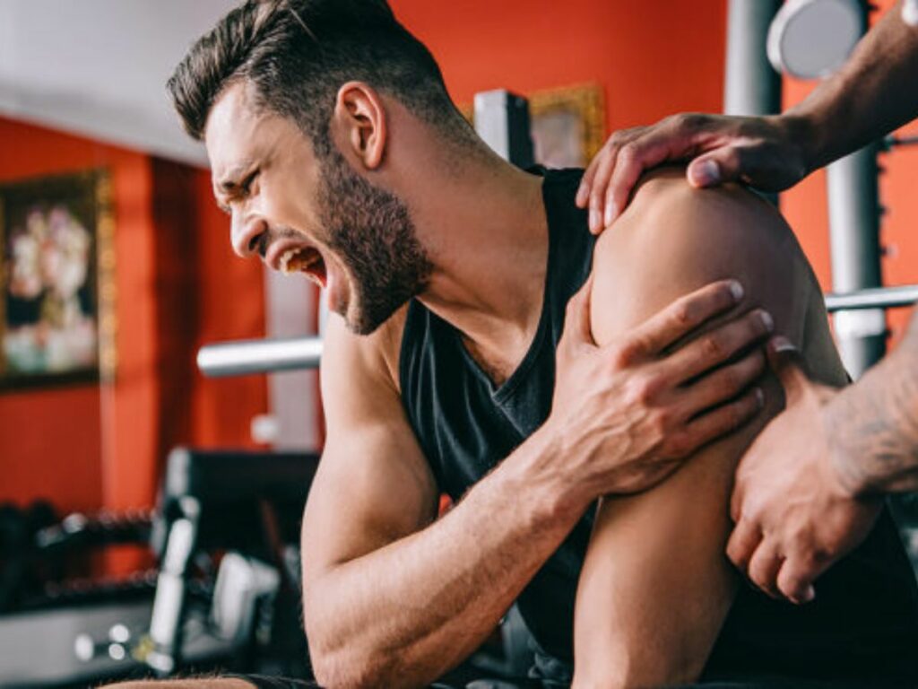 Is Your Gym Workout Affecting Your Shoulder? 2
