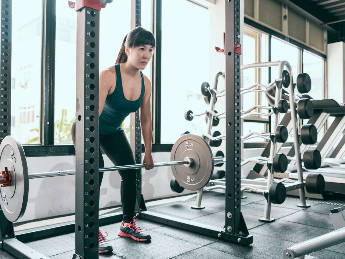 Smith Machine Vs Power Rack: What’s The Difference? - YR Fitness