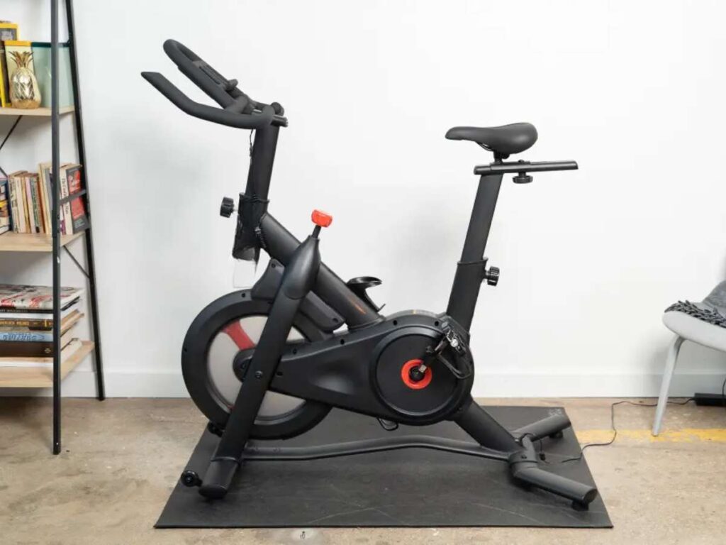 Spinning Bike Vs Stationary Bicycle: A Complete Showdown 3 Spinning Bike Vs Stationary Bicycle: A Complete Showdown 3